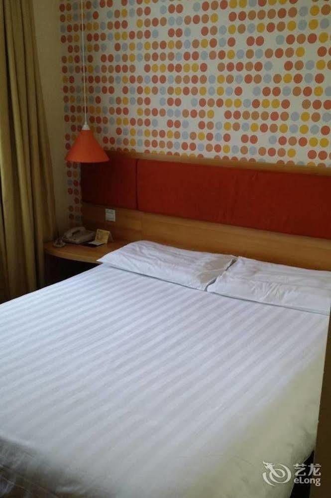 Hotel Century Park 2*